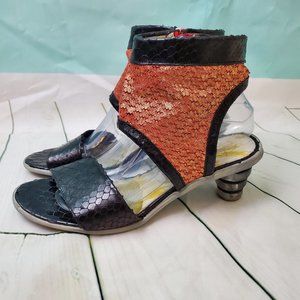 EJECT 12338 Textured Leather Shimmer Bootie Heels